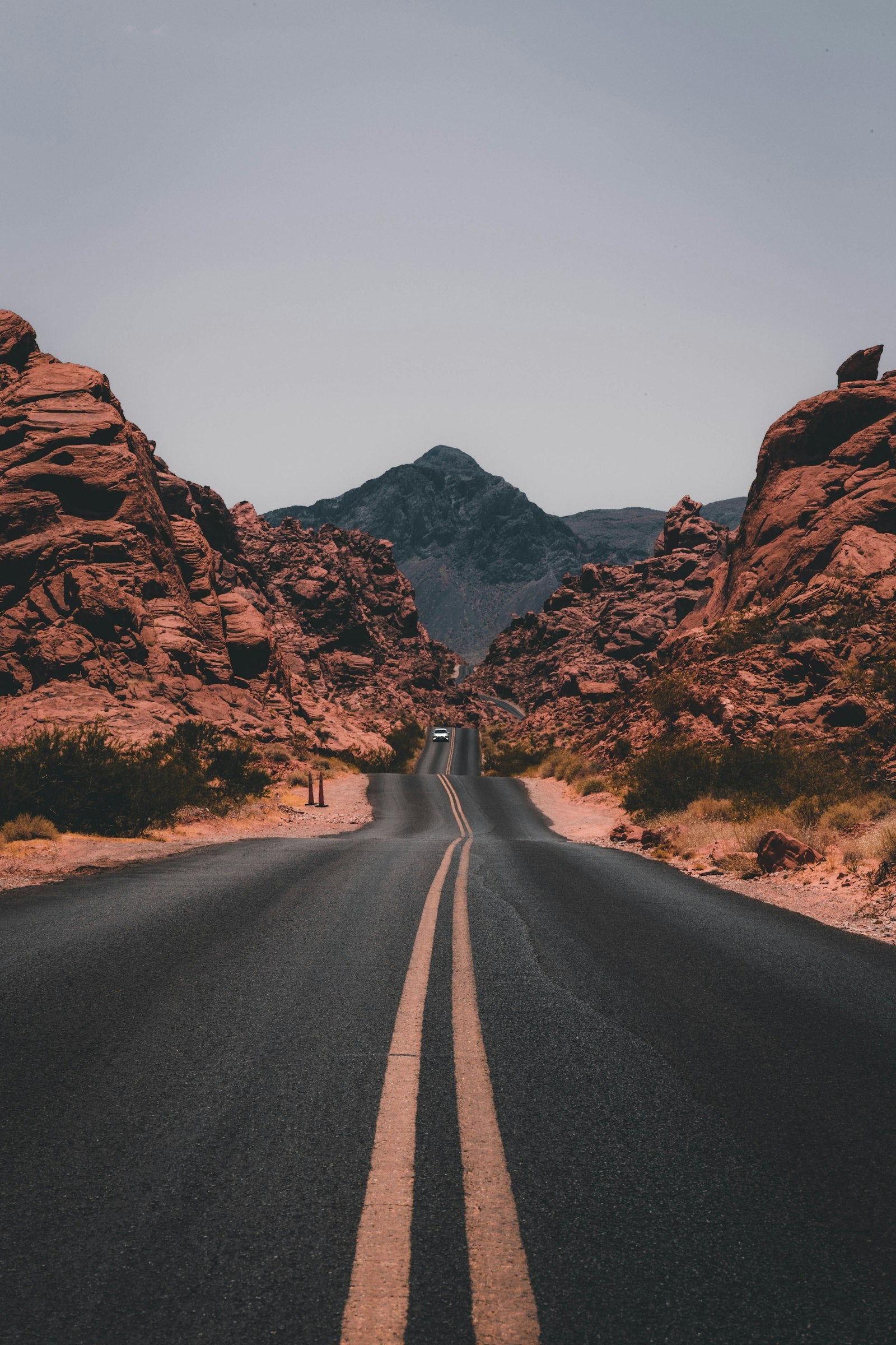 Tropical road trip scene for Curaçao car rental and beach adventure planning